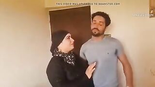 مغامرات مثيرة: قصة حب مليئة بالمداعبات بين ميلف مصرية وعشيقها - سكس